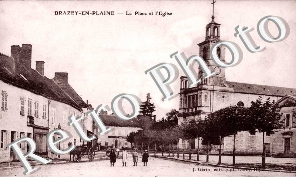 la place et l'eglise