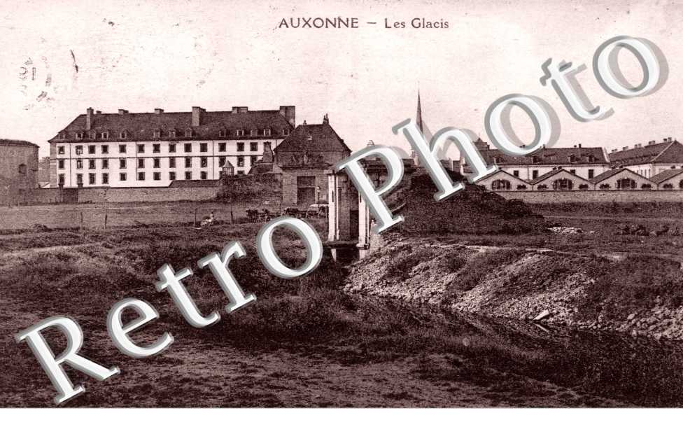 Les Glacis