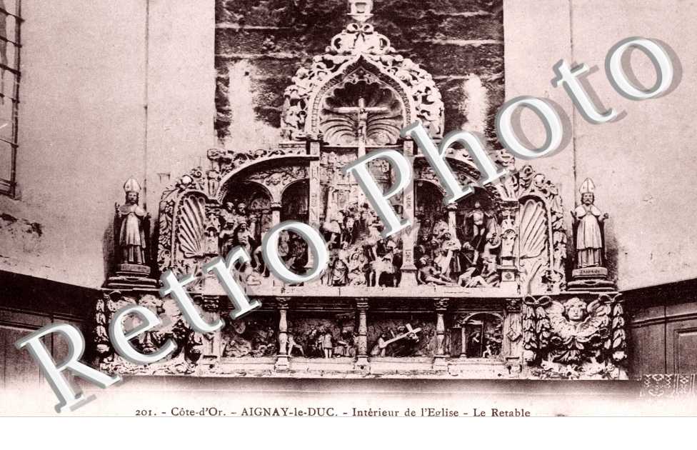 Interieur de l'eglise - le Retable