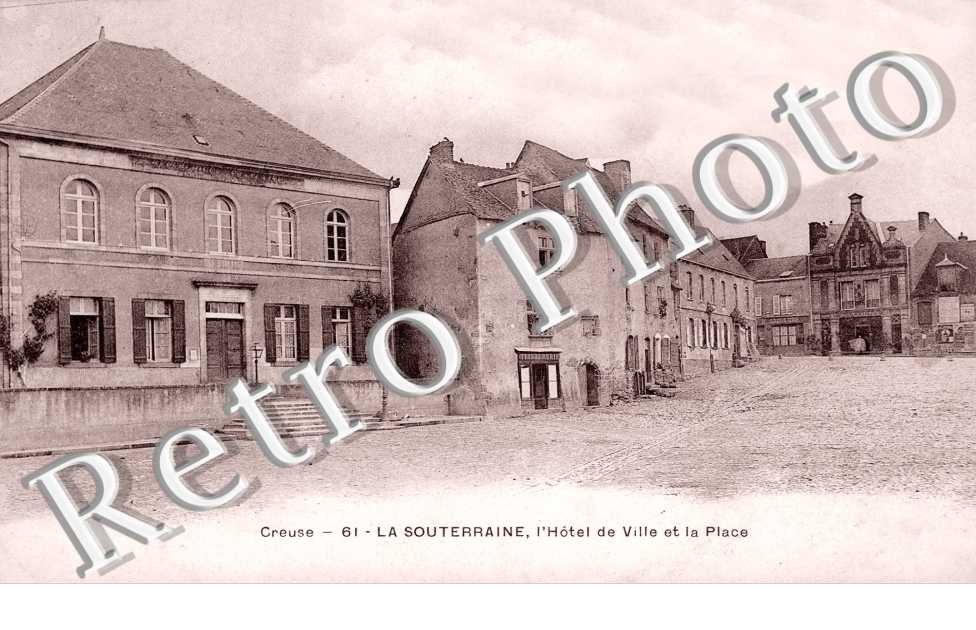 hotel de ville et la place
