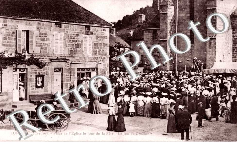 Place de l'eglise le jour de la fete - le jeu de cruches