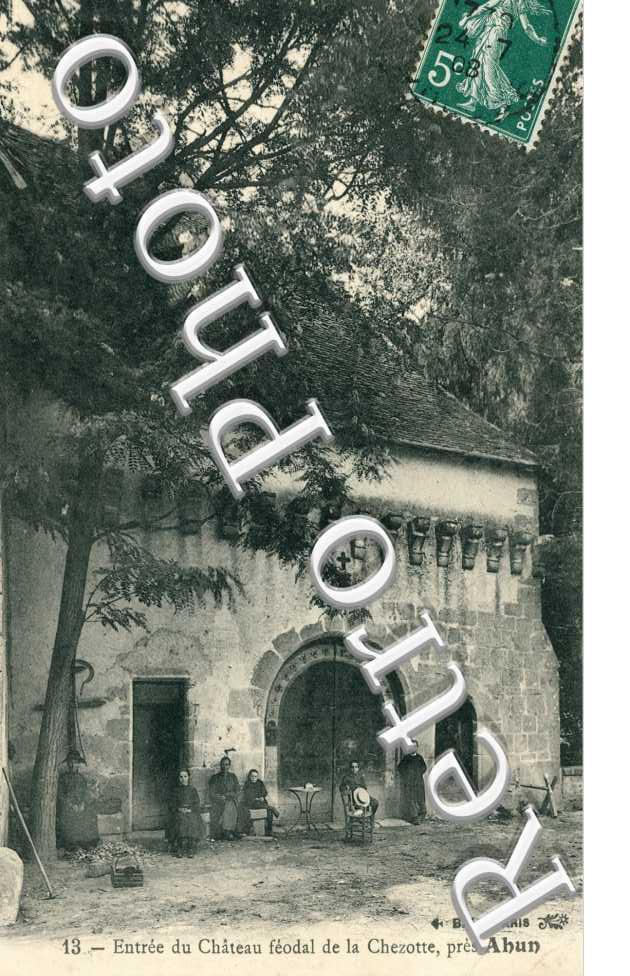 Entree du Chateau Feodal de Chezottz