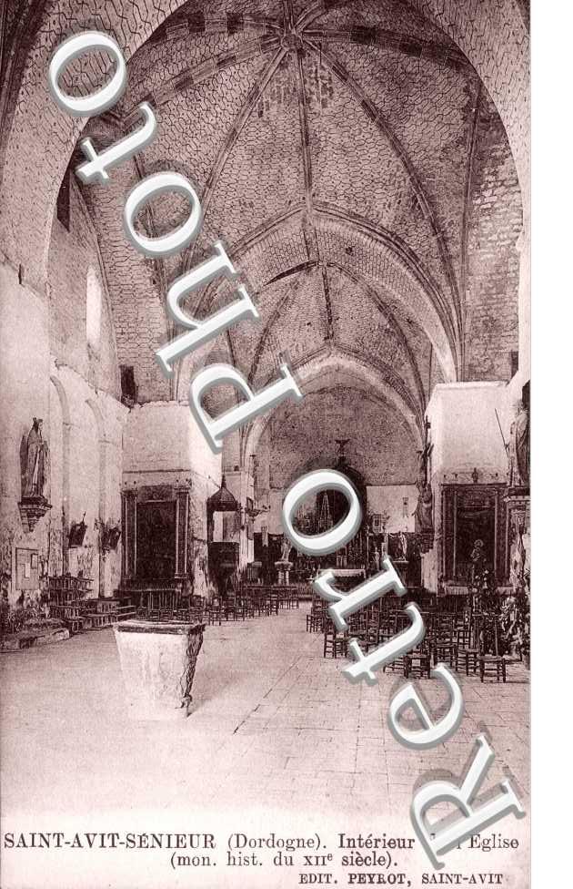 interieur de  l&#039;eglise