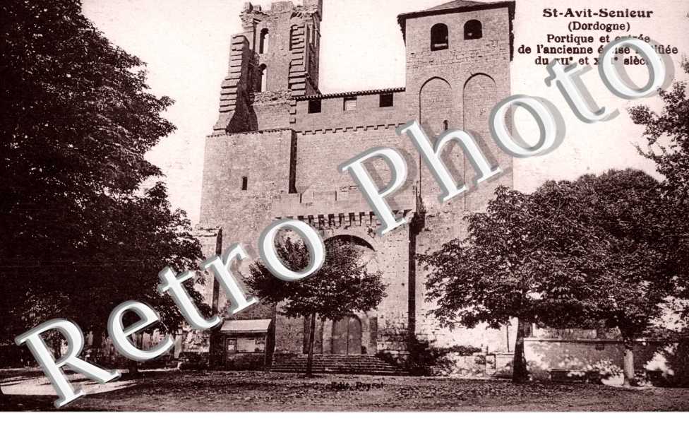 Portique et entree de l&#039;ancienne eglise
