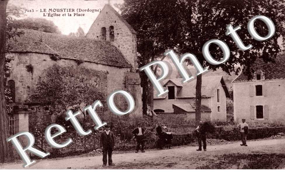 le moustier l&#039;eglise et la place