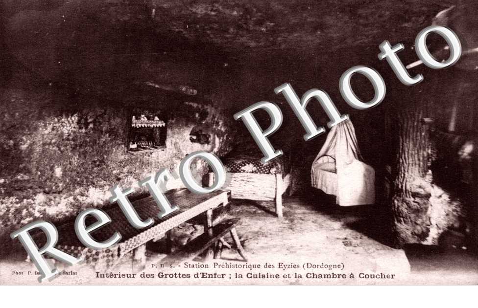 Intérieur des Grottes d'Enfer -  Cuisine et chambre a coucher