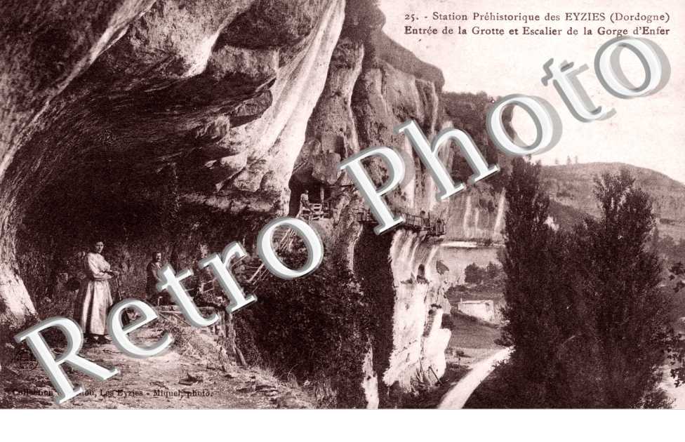 Entree de la Grotte et Escalier de la Gorge d&#039;Enfer