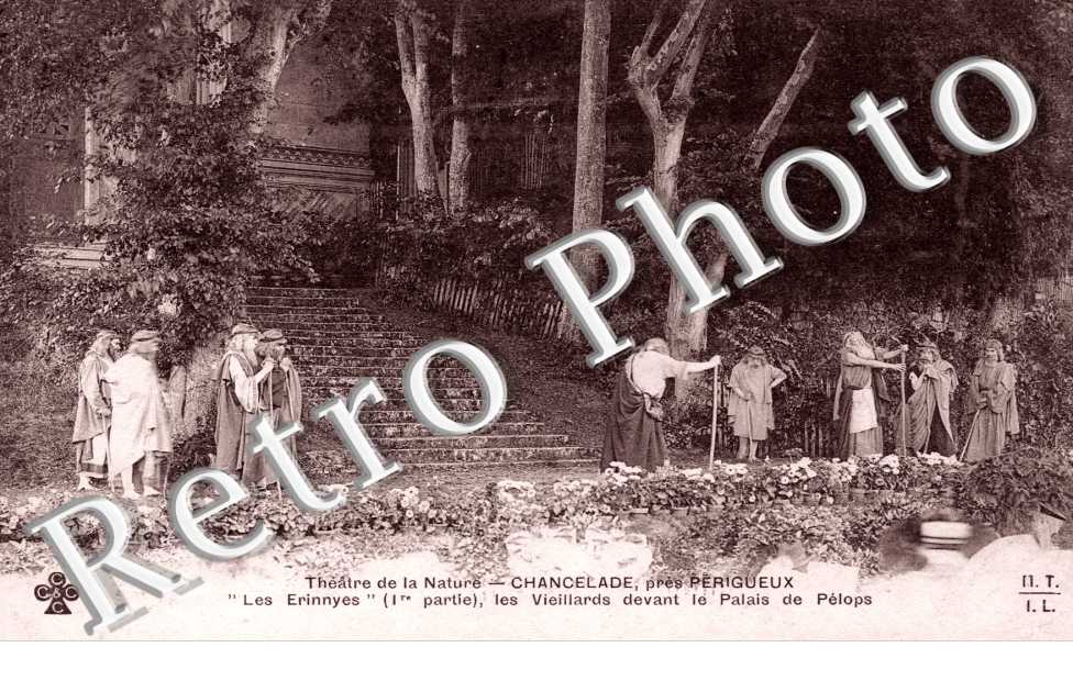 Theatre de la nature - les Erinnyes, les vieillards devant le palais de Pelops