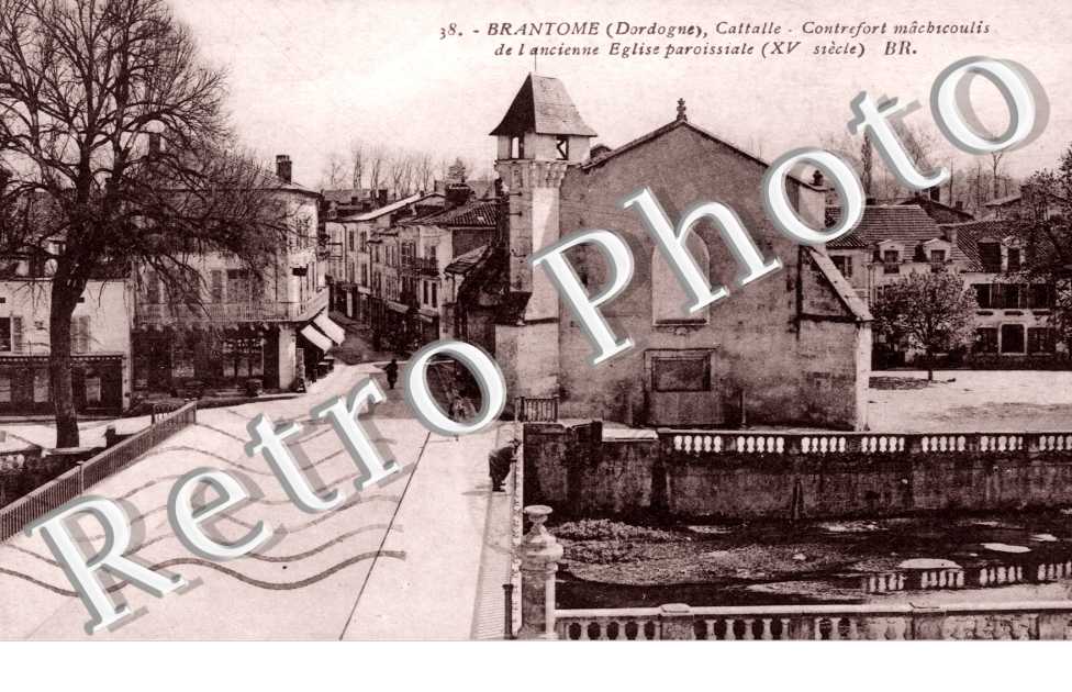 Contreforts, Machicoulis de l'Ancienne Eglise