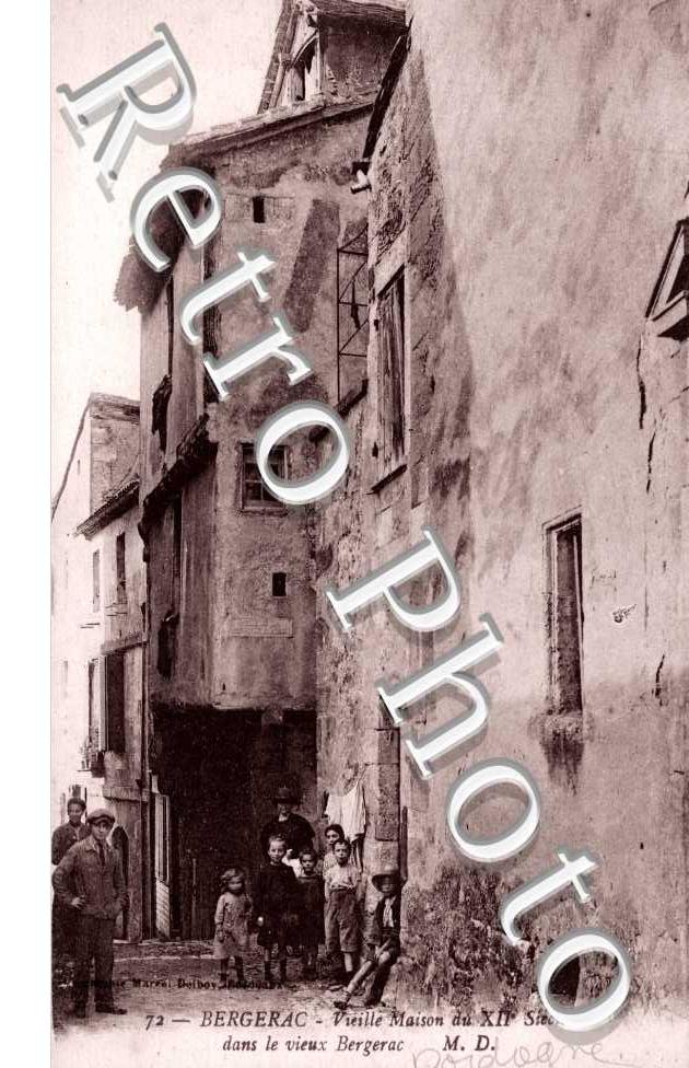 Vieilles Maisons du XIIeme siecle dans le vieux Bergerac