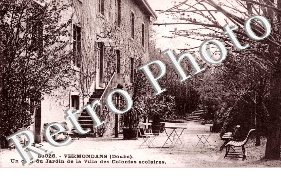 Un Coin du Jerdin de la Villa des Colonies Scolaires