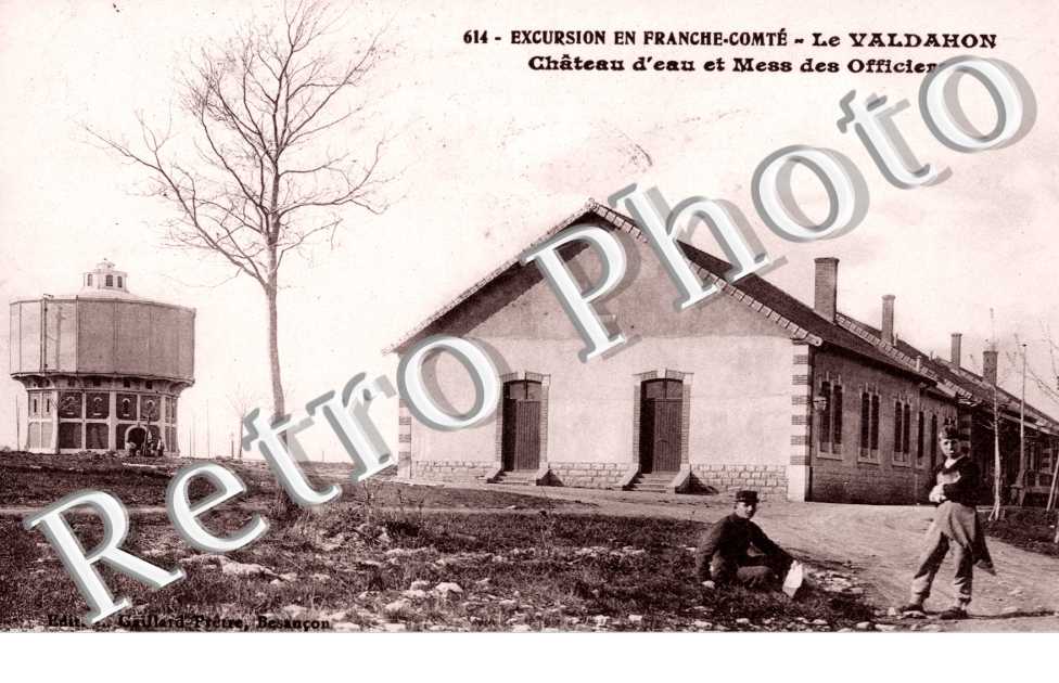 le Camp - Chateau d'Eau et mess des Officiers
