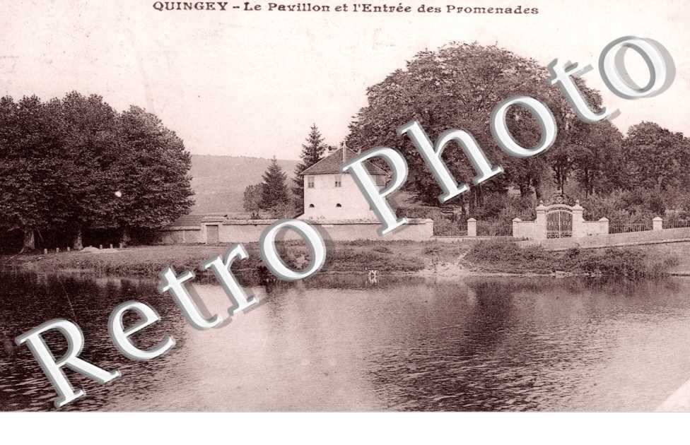 le pavillon et l&#039;entree des promenades