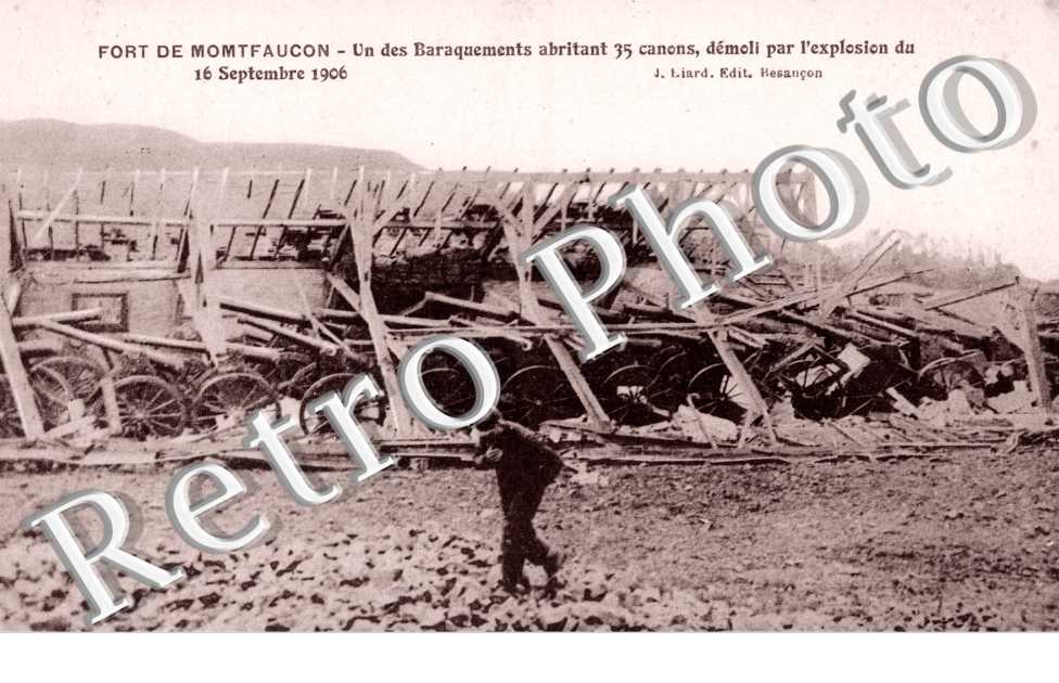 Un des Baraquements abritant 35 canons apr la Catastrophe du 16 Sept. 1906