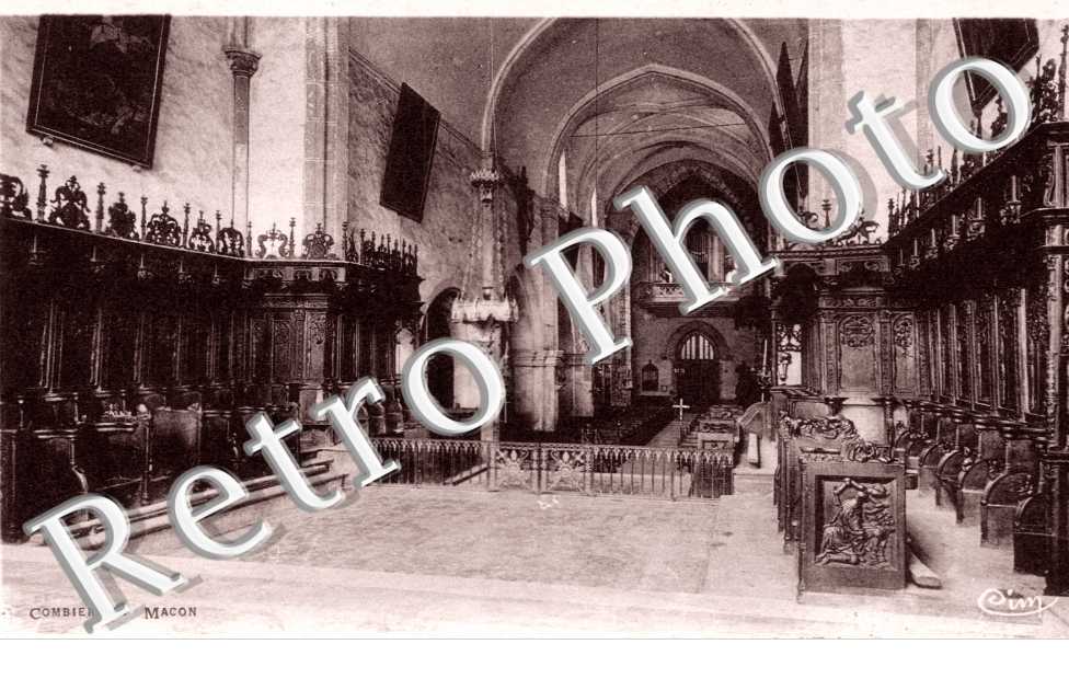 Interieur de l'eglise