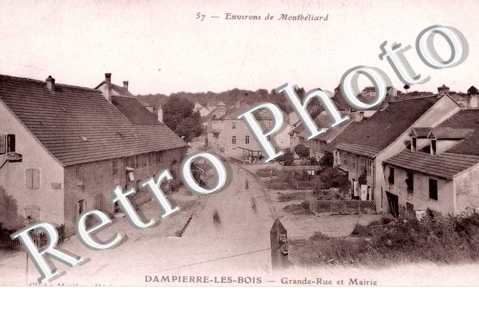Grande-Rue et Mairie