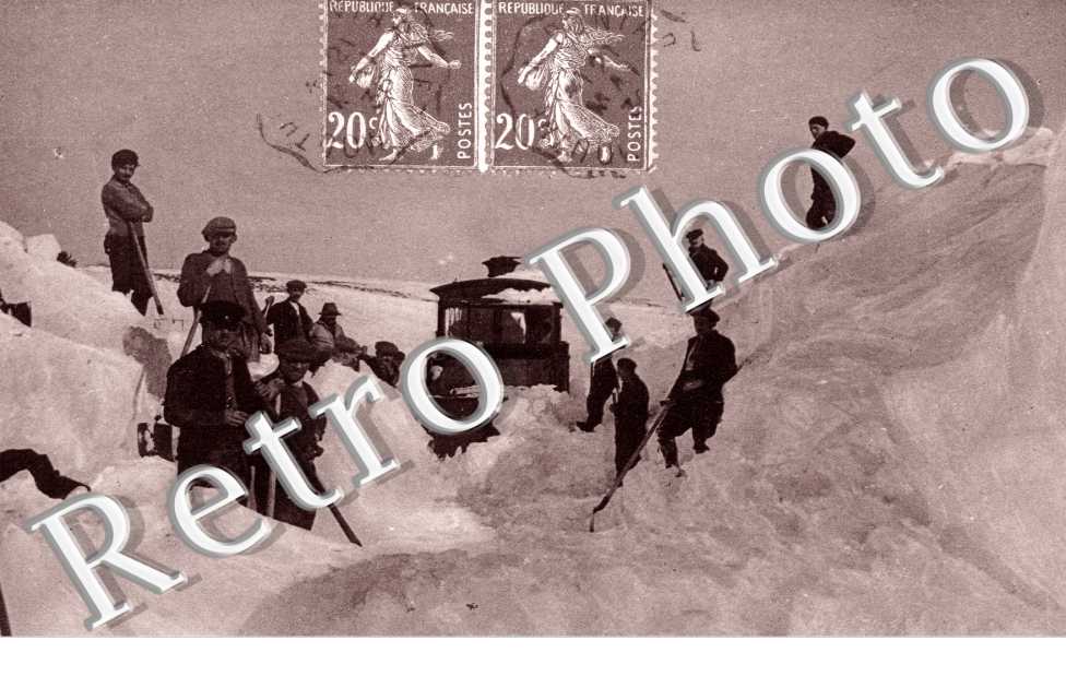 Hiver 1933-1934, Deblaiement d&#039;une tranchee