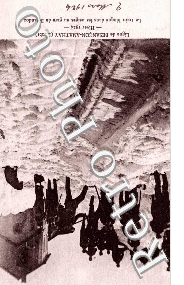 ligne Besancon-Amathay,hiver 1924,le train bloque dans les neiges en gare de Bolandoz