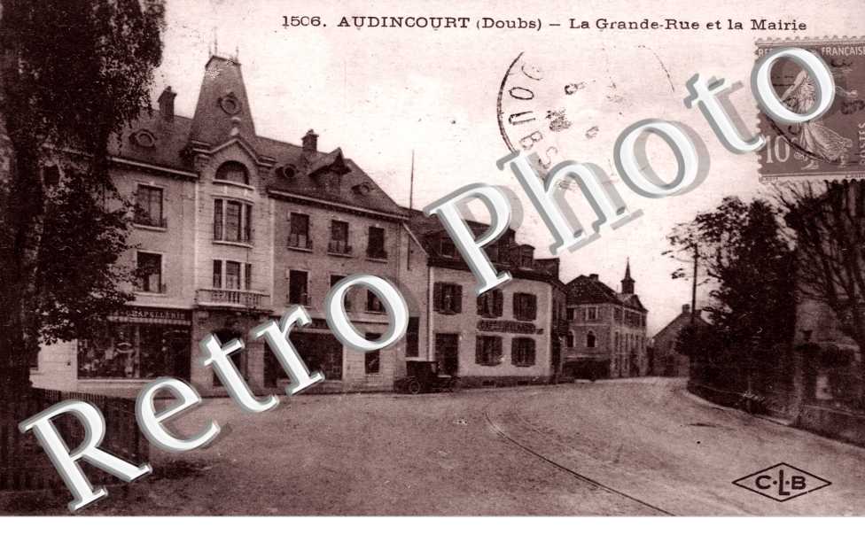 La Grande Rue et la Mairie