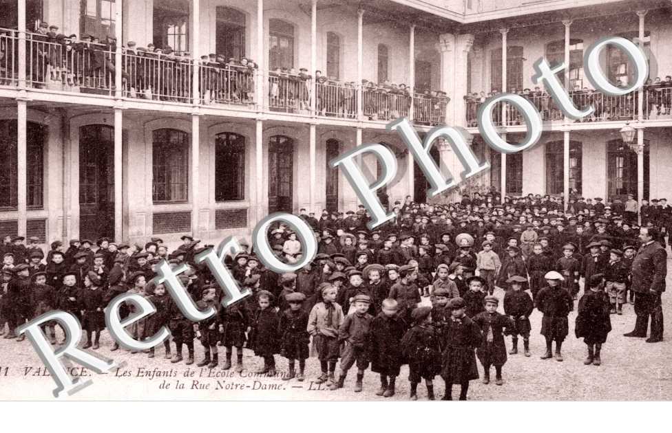les Enfants de l'Ecole Communale de la Rue Notre-Dame