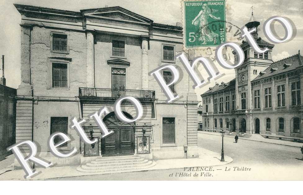 Le Theatre et l'Hotel de Ville