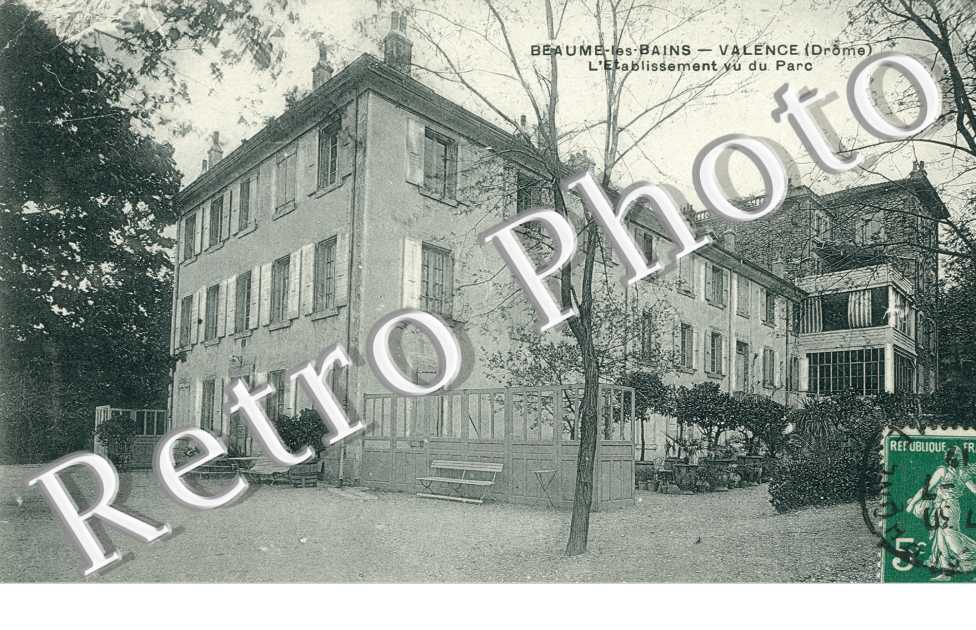 Etablissement vu du parc