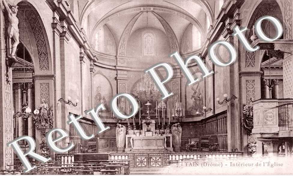 Interieur de l'eglise