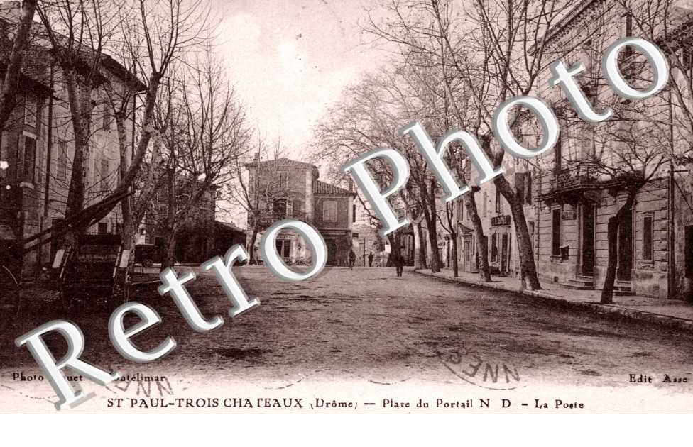 Place du Portail N D - la poste