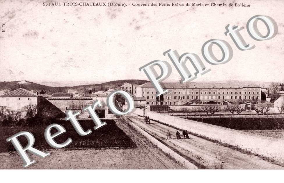 Couvent des Petits Freres de Marie et Chemin de Bollene