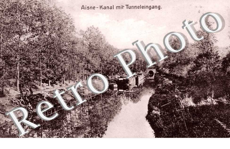 Kanal mit Tunneleingang