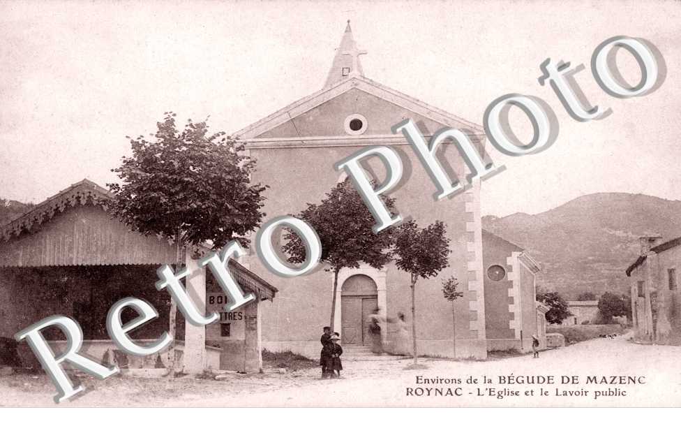 L'eglise et le lavoir public