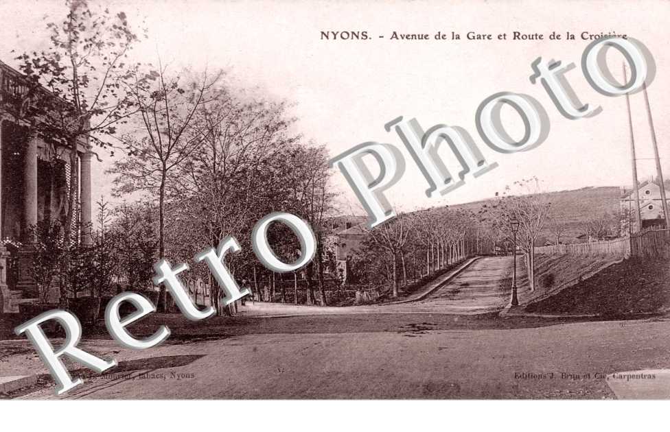 Avenue de la gare et route de Croisiere
