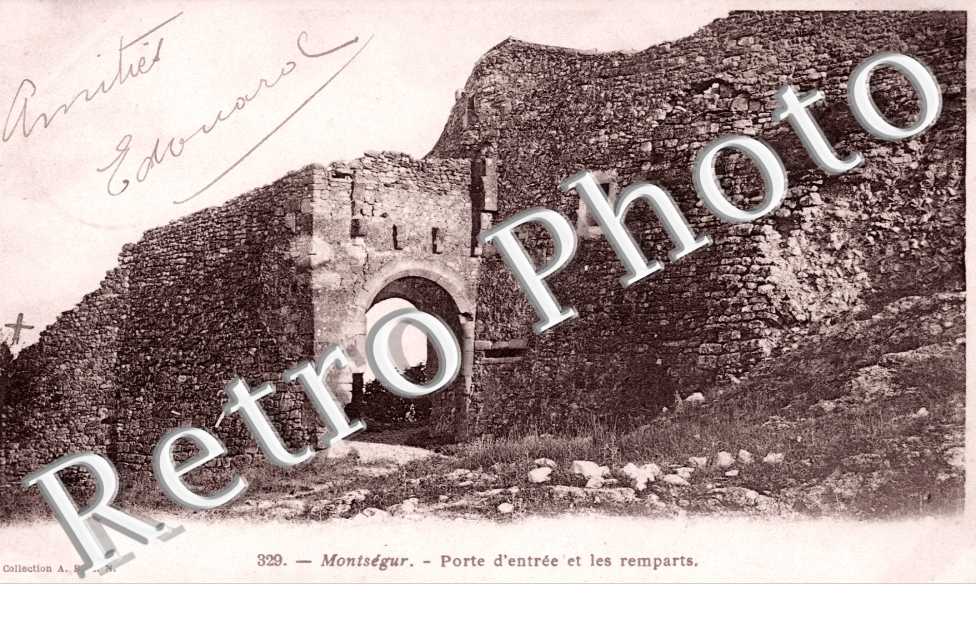Porte d'entree et les remaparts