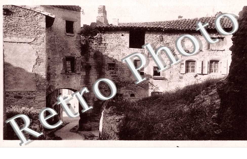 Vieille porte d'entree du village
