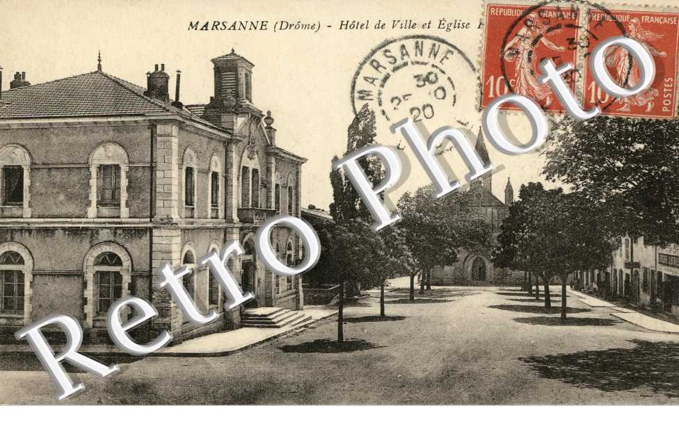 Hotel de ville et eglise