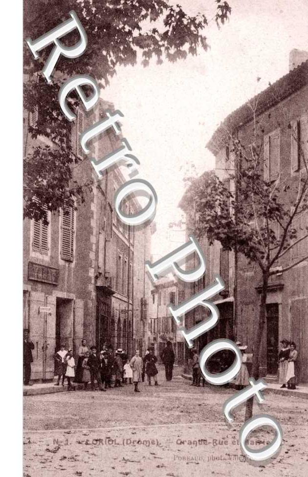 Grande rue et Mairie