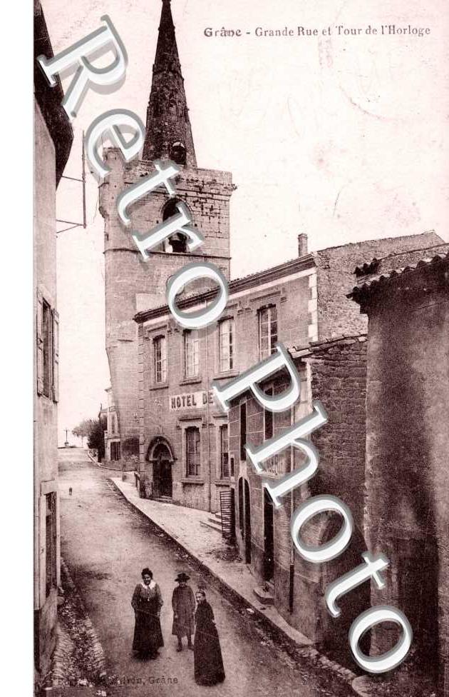 Grande rue et tour de l'horloge