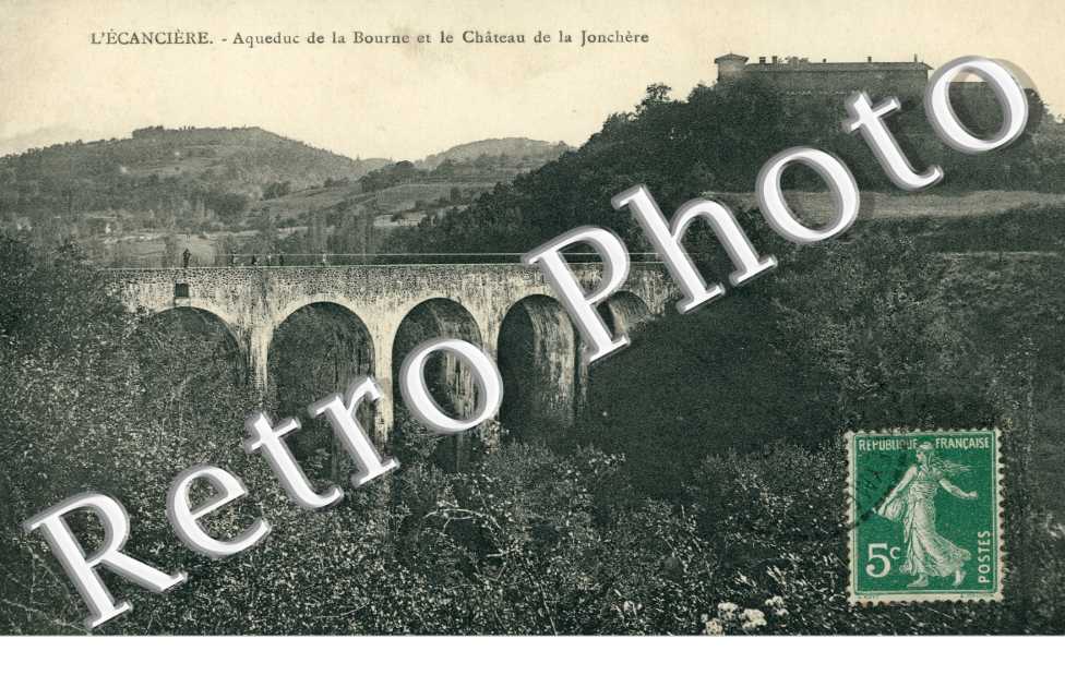 Aqueduc de la Bourne et le chateau de la Jonchere