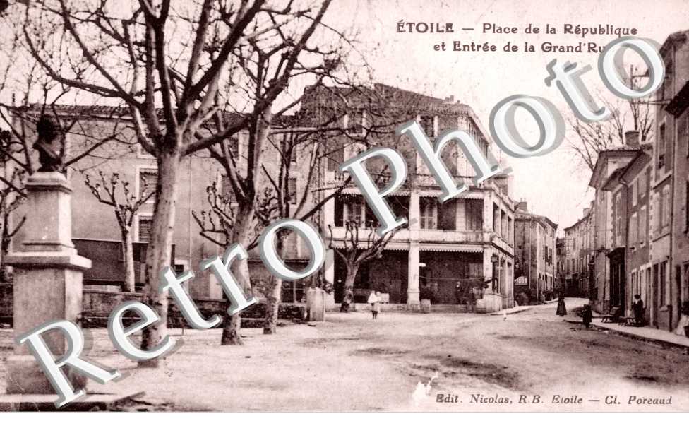 Place de la republique et entree de la grand'rue
