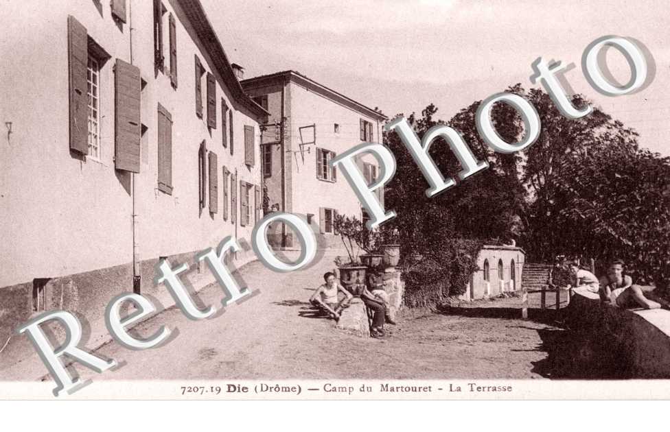camp du Martouret - la terrasse