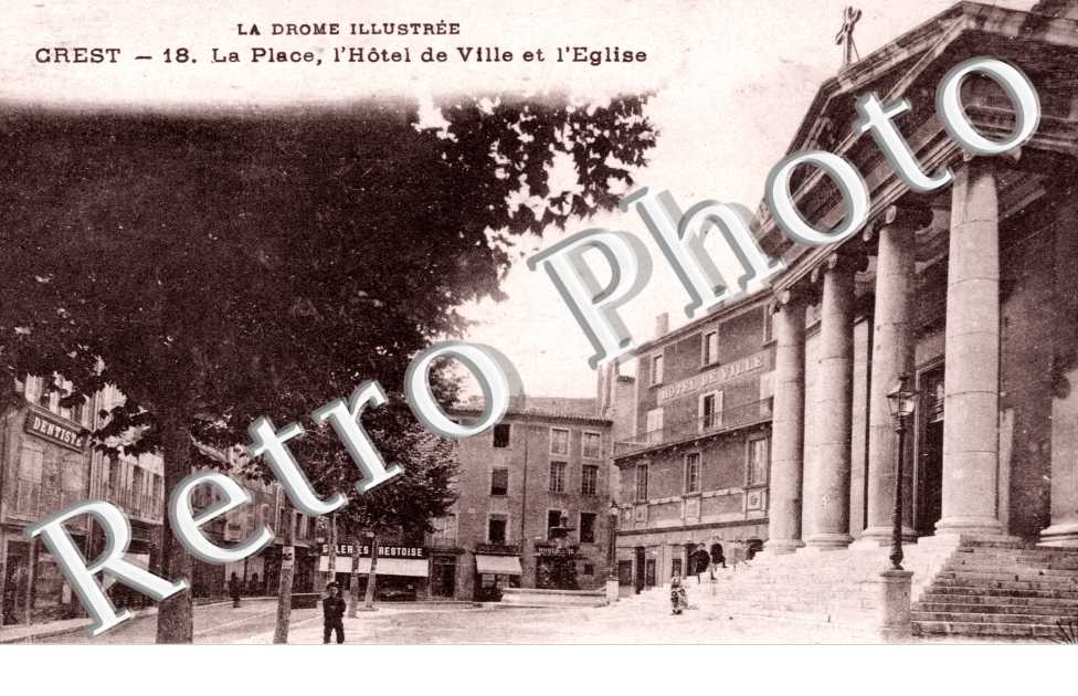 Place, hotel de ville et l'eglise