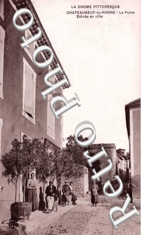 La poste - Entrée de la ville