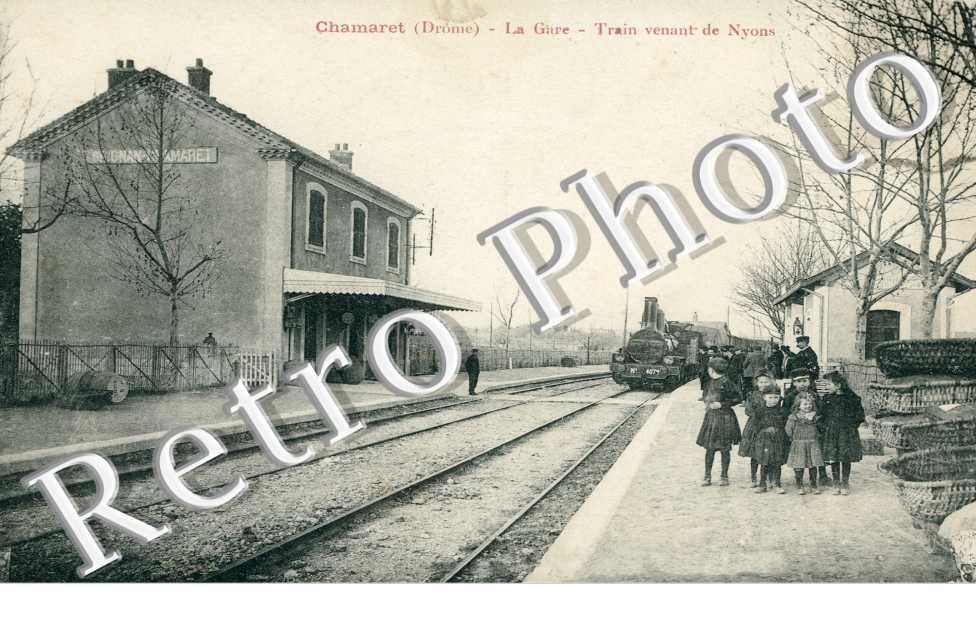 La gare - Train venant de Nyons