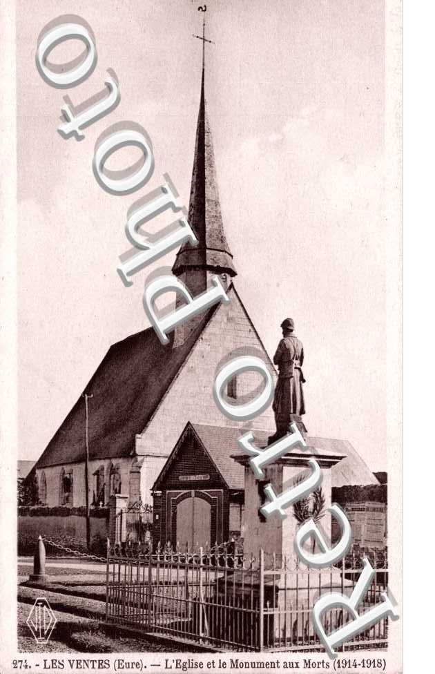 L&#039;eglise et le monument aux morts