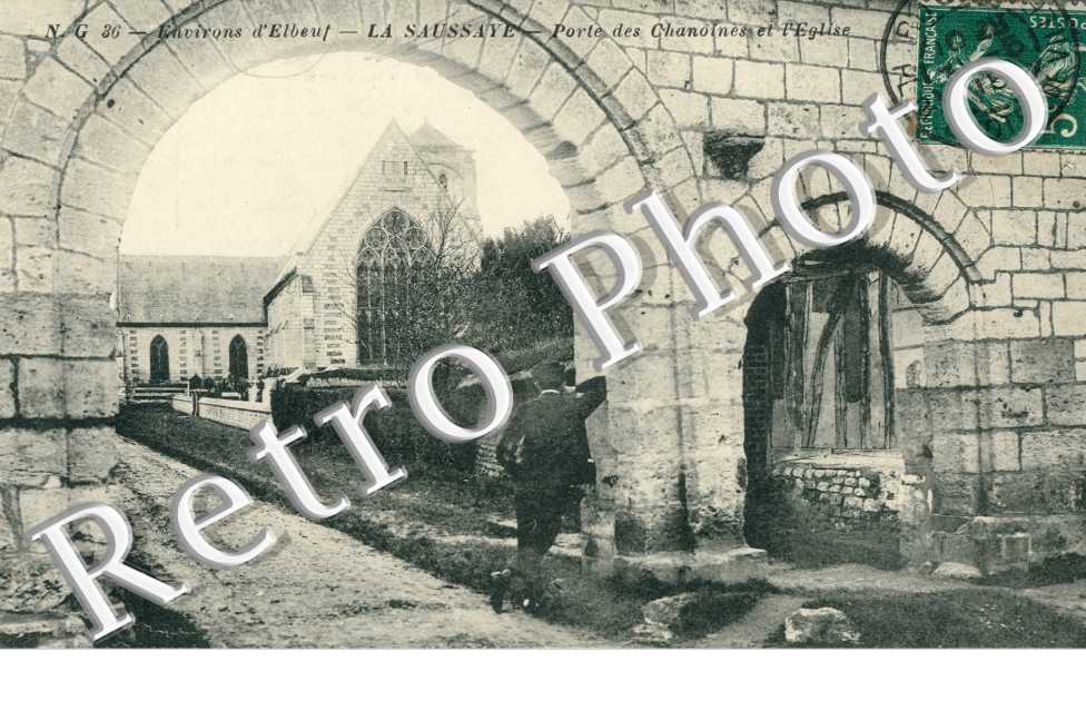 Porte de Chanoines et l&#039;eglise