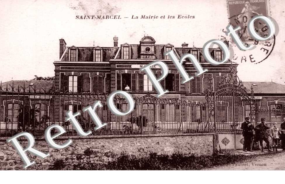 La mairie et les ecoles
