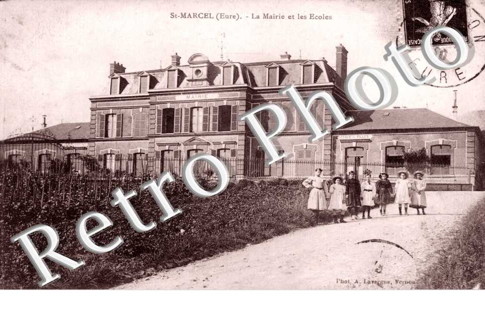 La mairie et les ecoles