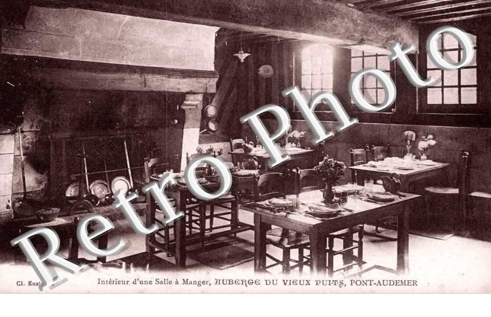 Auberge du Vieux Ponts, Interieur d'une salle a manger
