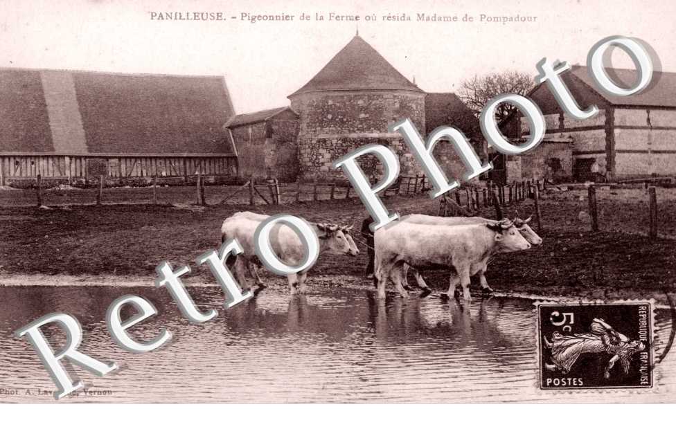Pigeonnier de la fermer ou resida Me de Pompadour