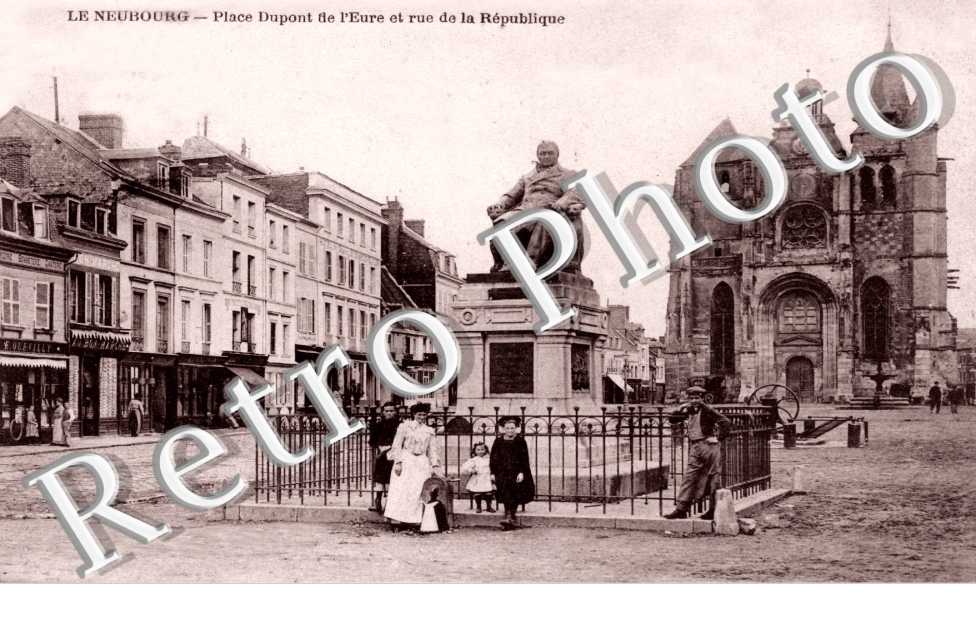 Place Dupont de l&#039;Eure et rue de la Republique